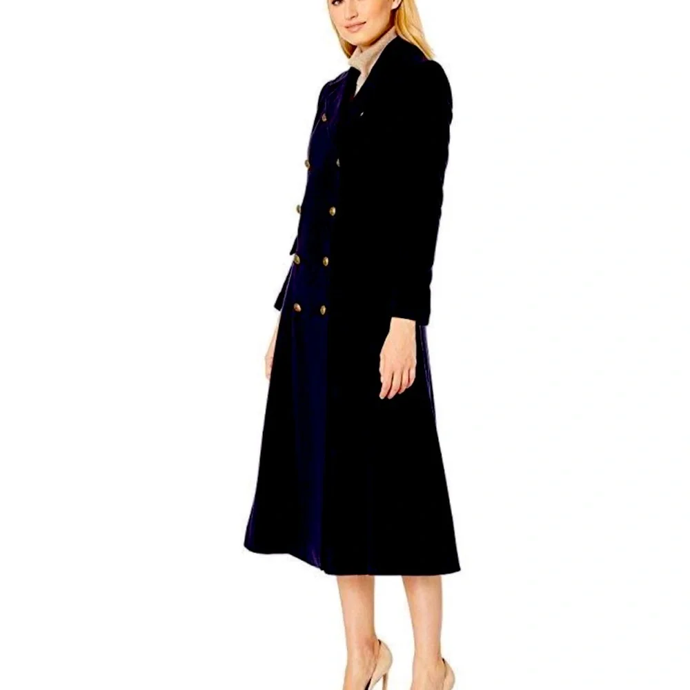 Lauren Ralph Lauren. Extra buttons included. - Picture 2 of 7